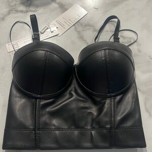 Black leather Top 🔥